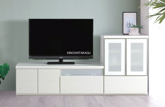 白木目のきれいなテレビ台とキャビネット デミオ